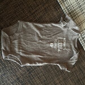 Gray Baby Onesie - Mommy's Little Peanut